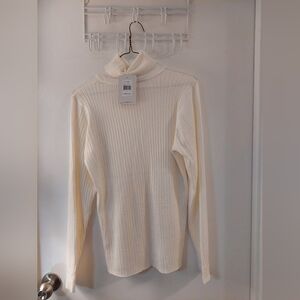 Raya By Cyrus Elegant Cream Ribbed Long Sleeve Turtleneck